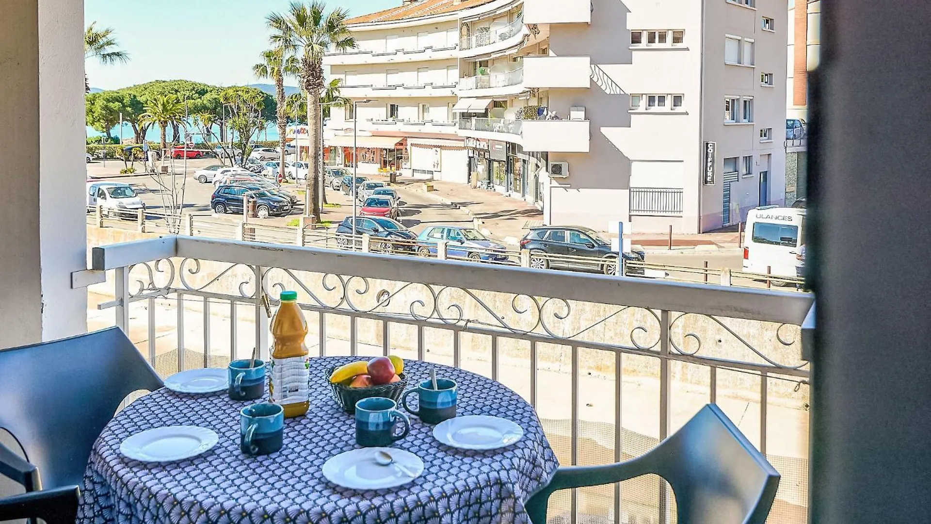 Apartment Le Vieux Port By Interhome Saint-Raphael  France