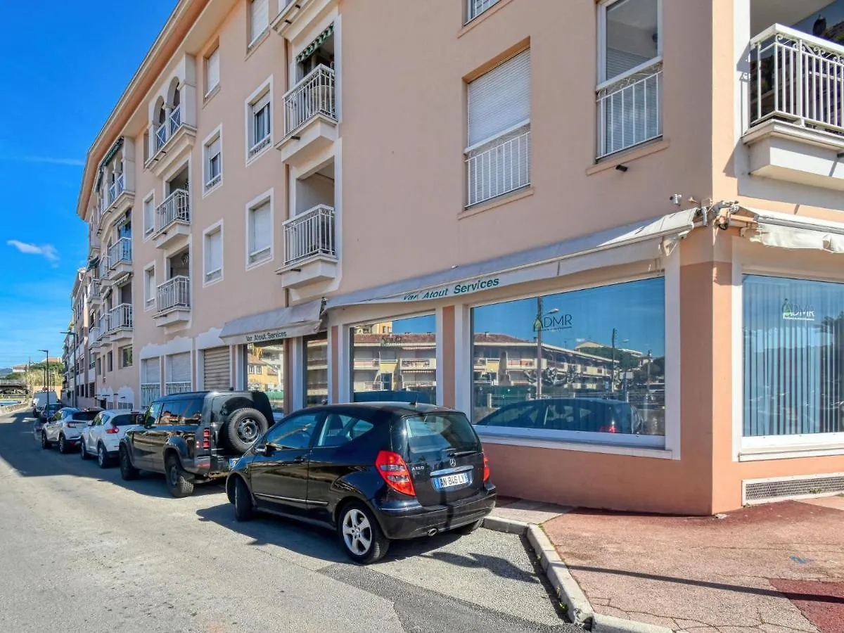 Apartment Le Vieux Port By Interhome Saint-Raphael